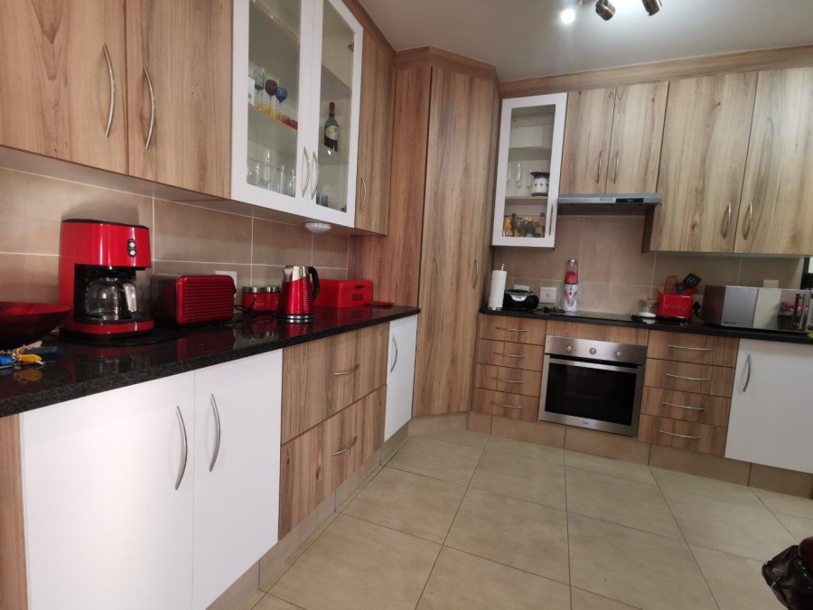 3 Bedroom Property for Sale in Van Der Hoff Park North West